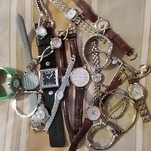 A LOT OF WATCHES, MANY STYLES, OLD-MODERN